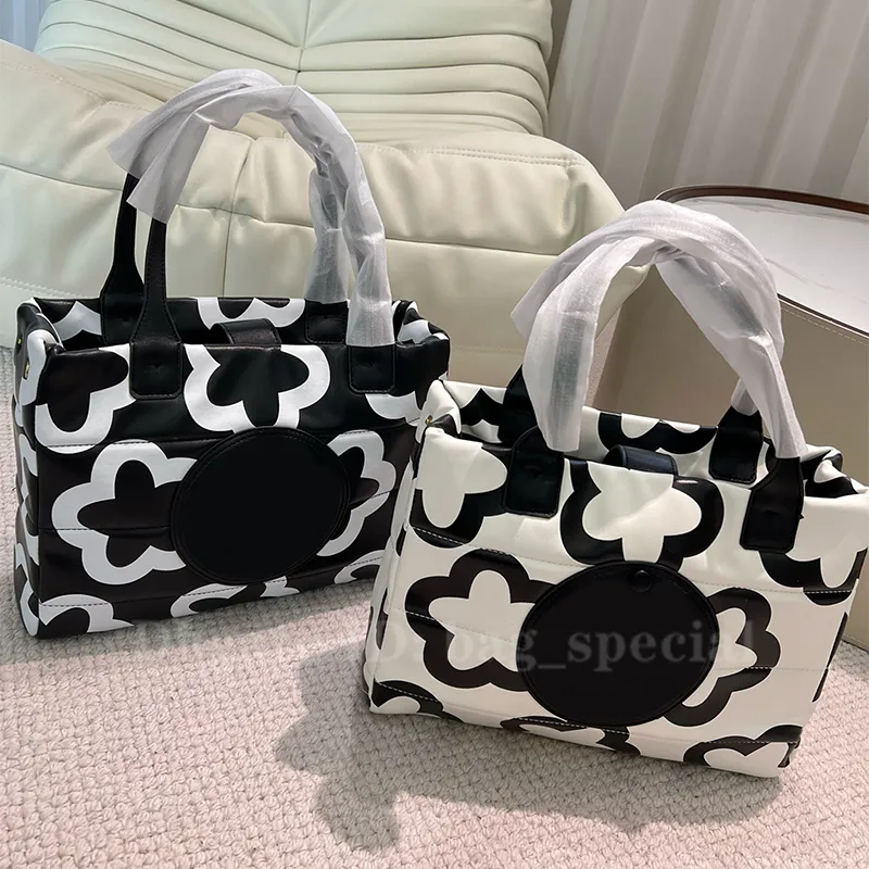 Women Shoulder Bags Black White Flowers Totes Bag Modern Classic Handbag Temperament Shopping Tote Luxury Wallets 2 Colors