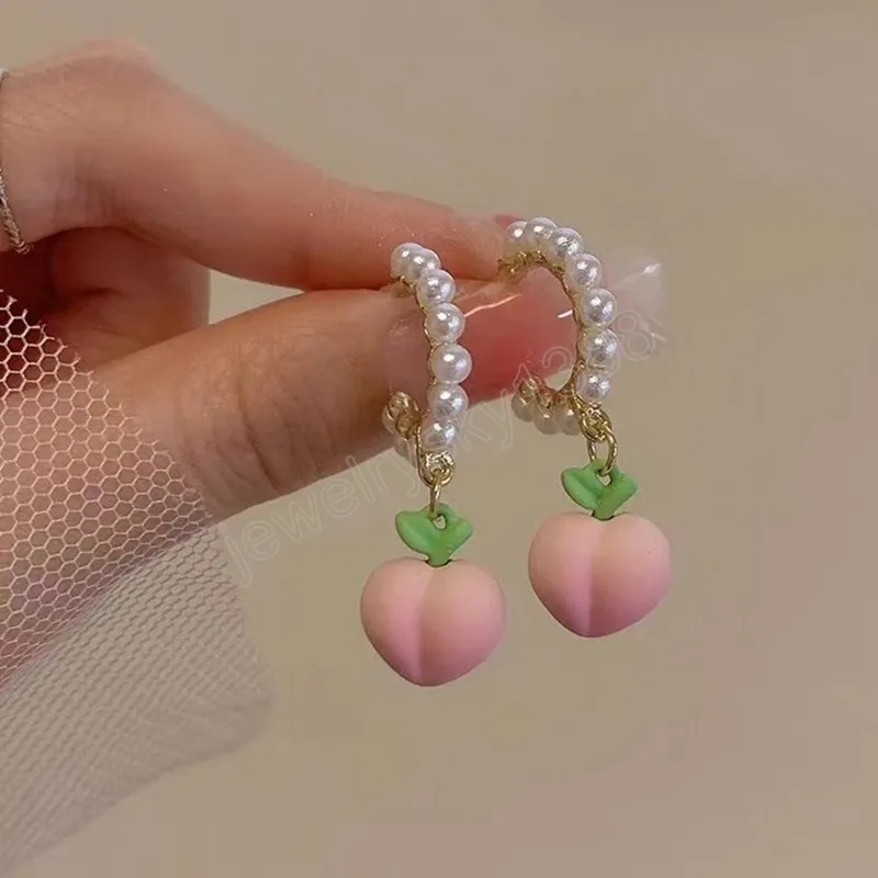 Verse simulatie roze perzik bengelen oorbellen voor vrouwen mode schattige gecontracteerde parel fruit oorrang meisje accessoires sieraden