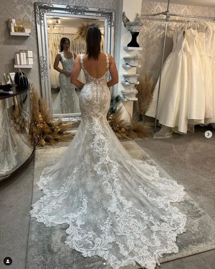 Princess Church Train Mermaid Wedding Dresses 2023 Lace Applique Floral Backless Outdoor Country Garden Bridal Gowns