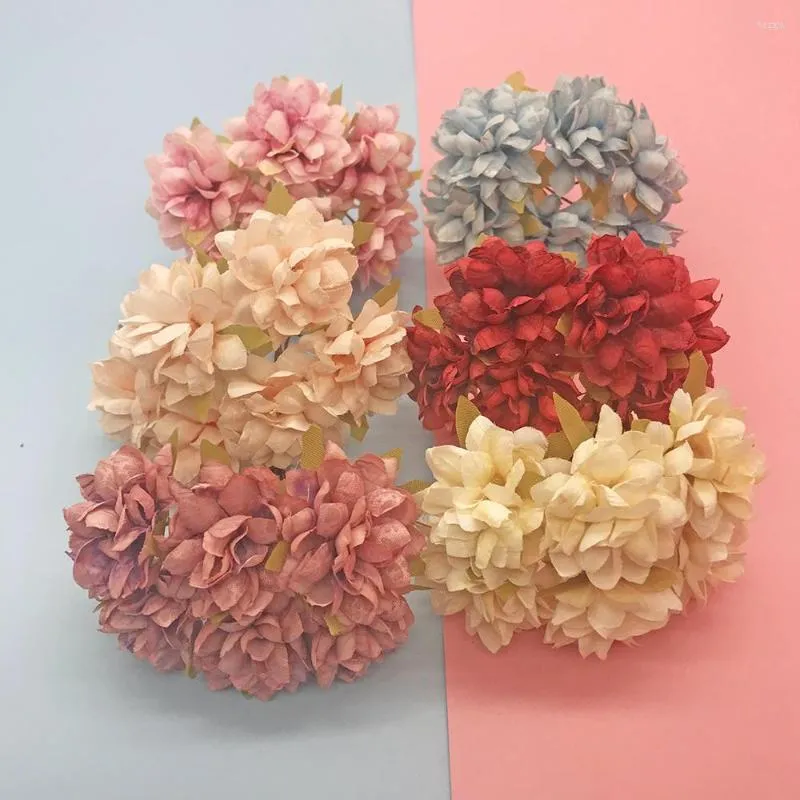装飾的な花6 PCS 3.5 cmシルクミニローズ人工花のヘッドブーケウェディングデコレーションDIYスクラップブックリースホーム偽物
