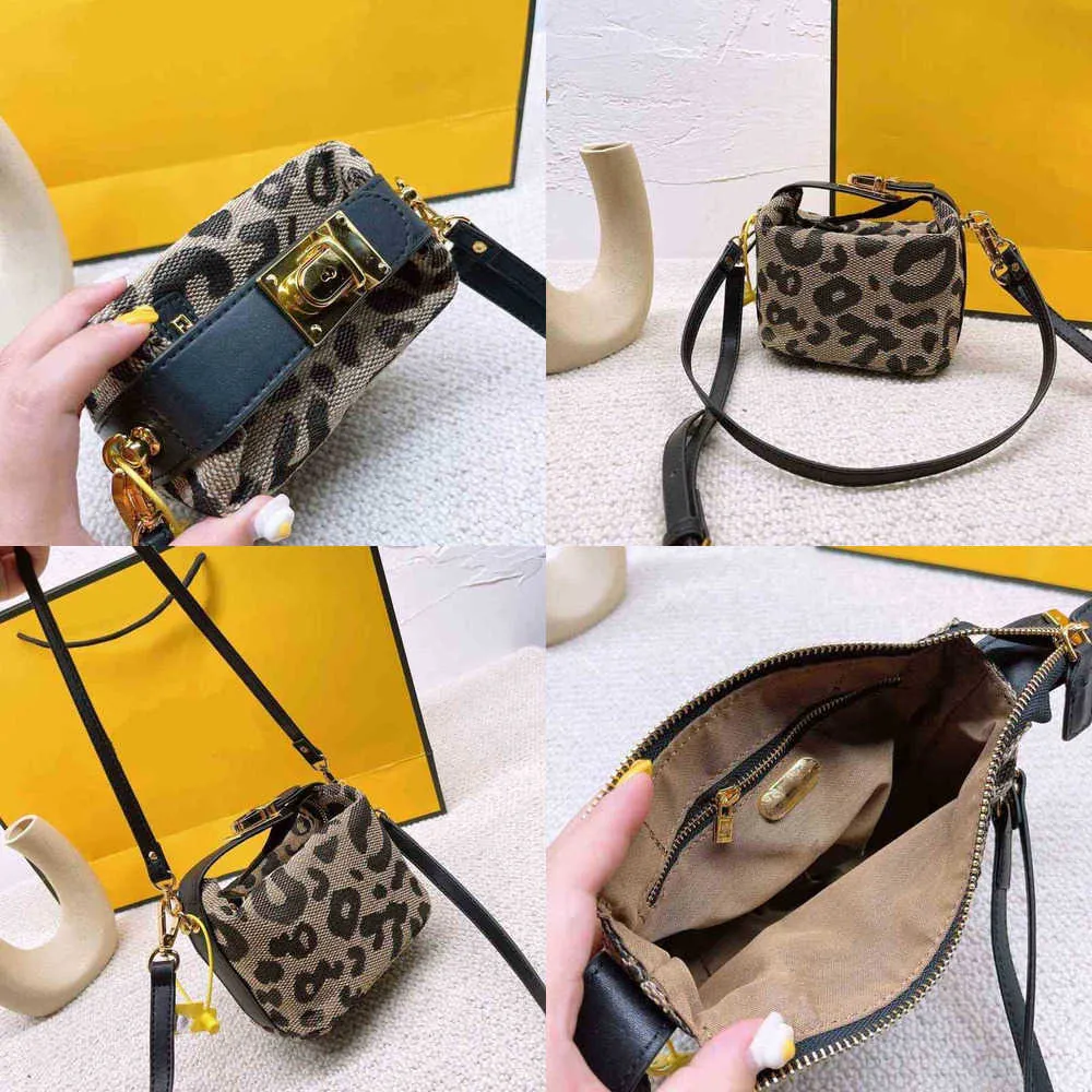 Kvällspåsar Cross Body Shoulder Mini Wallet Fashion Collocation Purses Brand Designer Handväskor Crossbody Snake Print Lunch Clutch 211127