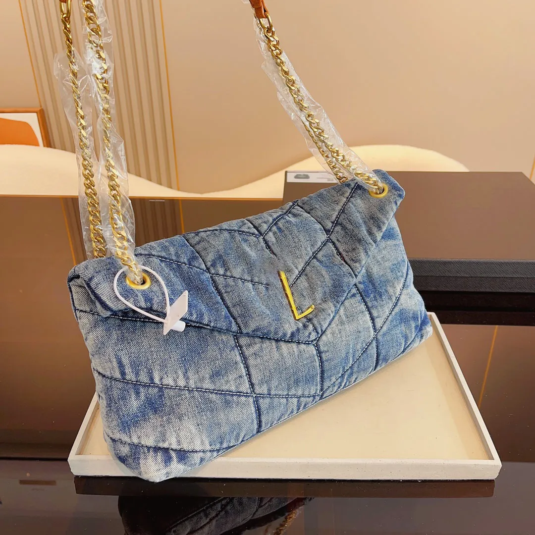Womens Designer Denim Puffer Jumbo Bags Washed Blue V-Stitch Silver Gold Chain Crossbody Shoulder Large Capacity Outdoor Saoche Vintage Casual Handbag 34x10x21CM
