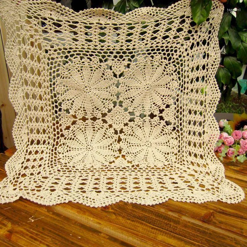 椅子は手作りの素敵なカットアウトかぎ針編み編みソファカバーアメリカンデコレーションタオルベッドサイドキャビネット布白いベージュ