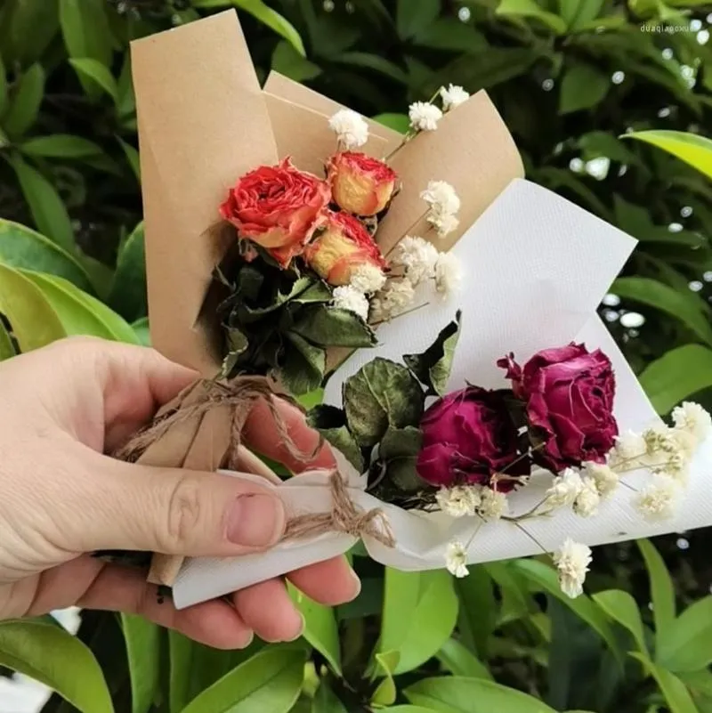 Flores decorativas Vintage Natural Mini Flor seca Rosa Pequeño ramo Caja de regalo creativa de gama alta Decoración Vacaciones Día de San Valentín