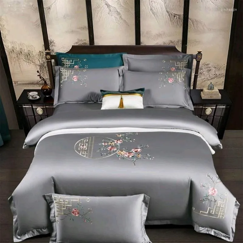 Ensembles de literie gris chinoiserie Chic ensemble de broderie florale coton égyptien doux respirant fermeture éclair housse de couette drap de lit taies d'oreiller