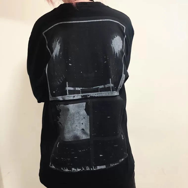 22FW Erkek Kadınlar Büyülü Gece Sahnesi T-Shirt Sweatshirt Vintage Siyah Uzun Kollu Japon Tide Tee Bahar Sonbahar Crewneck Sakat Sokak Kazak Tjammwy39