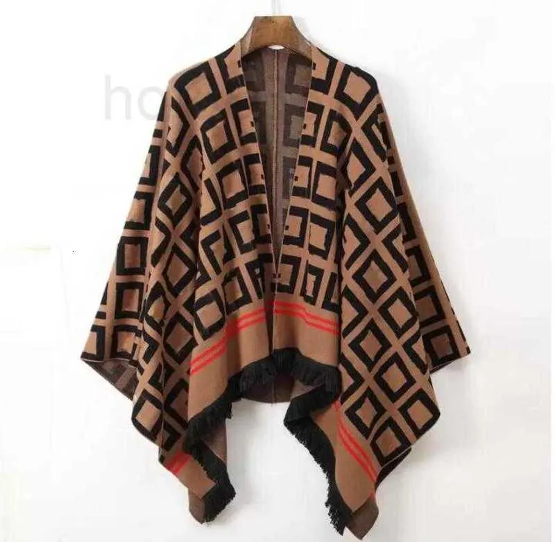 Kvinnors tr￶jor Designer 2023 Str￶ja Womans Cloak med F tryckt h￶g Quallity Autumn Spring Winter Cardigan Free Size Design Knitting Top Fringe TXNX
