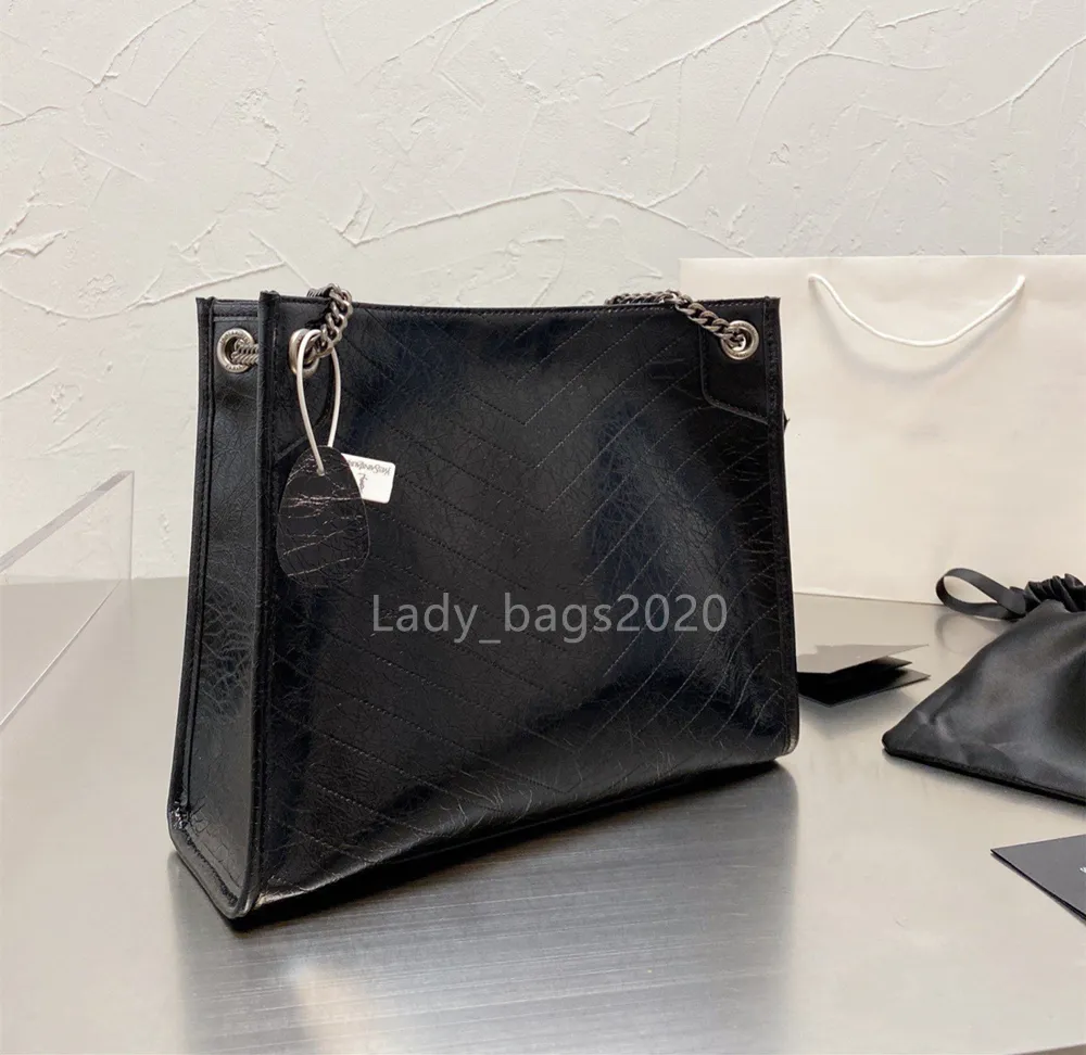 Nyhetsuppsättning Äkta läder V Shape Klaffar Kedjeväska Handväskor Lyxdesigner Shoulder Pläd Kedjeväskor Messenger handväska Shopping Tote