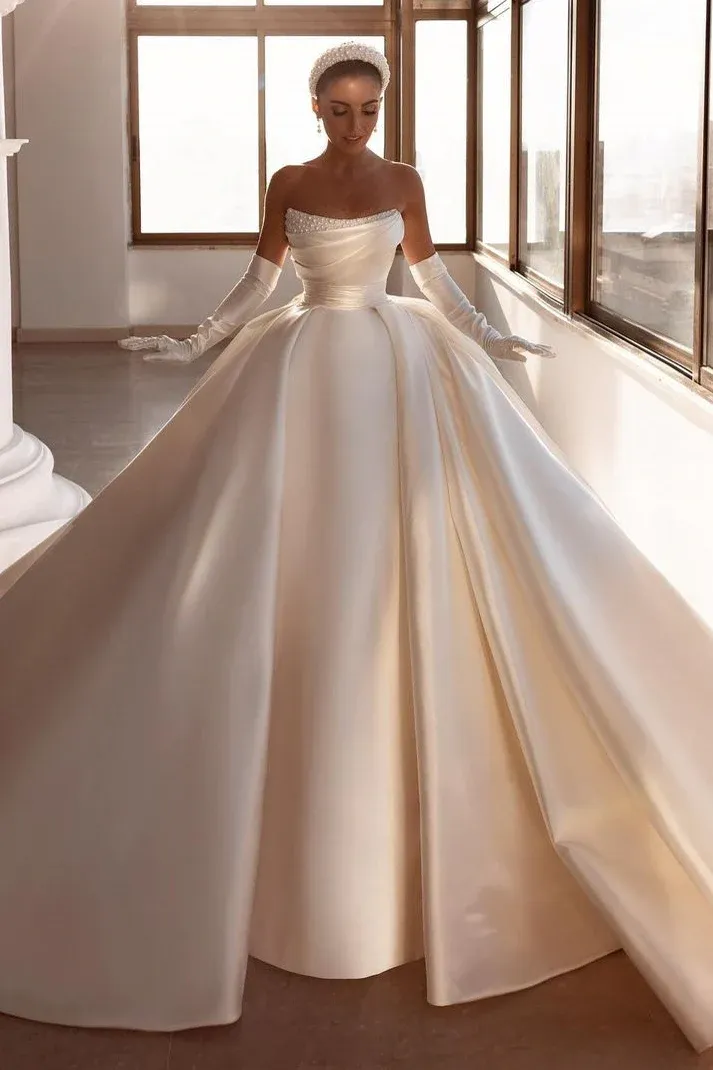 Magnifique Luxe Princesse Robe De Bal Robe De Mariée Perles Chérie Plis Perles Chapelle Train À Manches Longues Robes De Mariée Robe De Novia