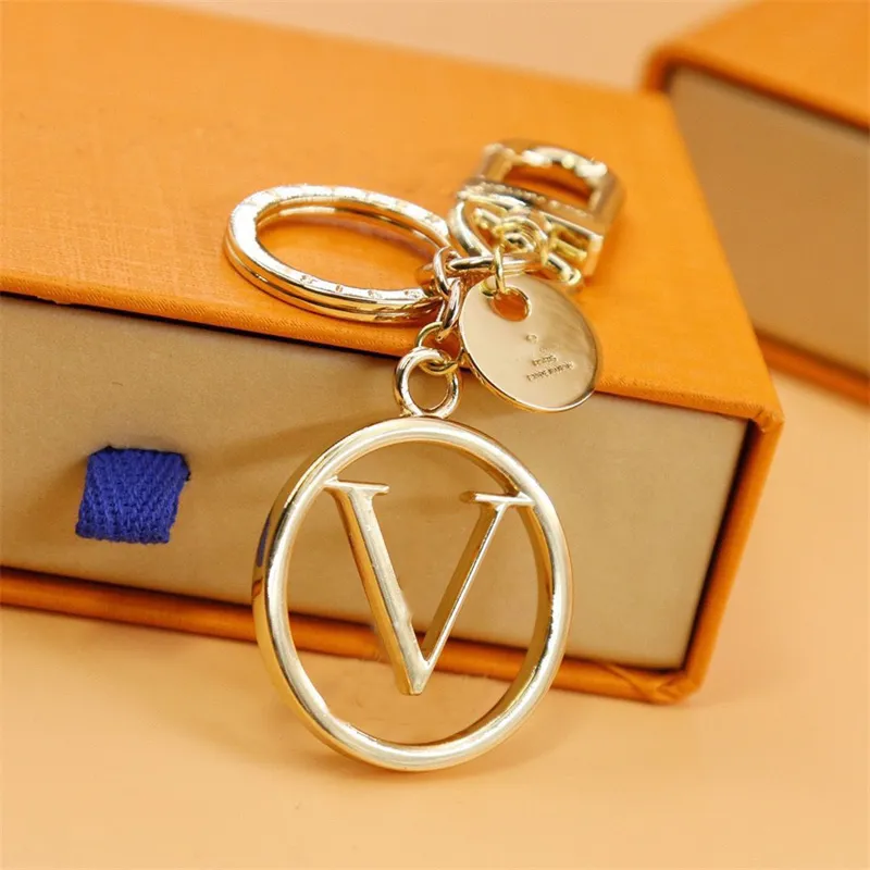 Designers Classic Alloy Stylish Key Buckle Portable Car Keychain with Letters Alloy Fashionable Handmade Key Chains For Womens Mens