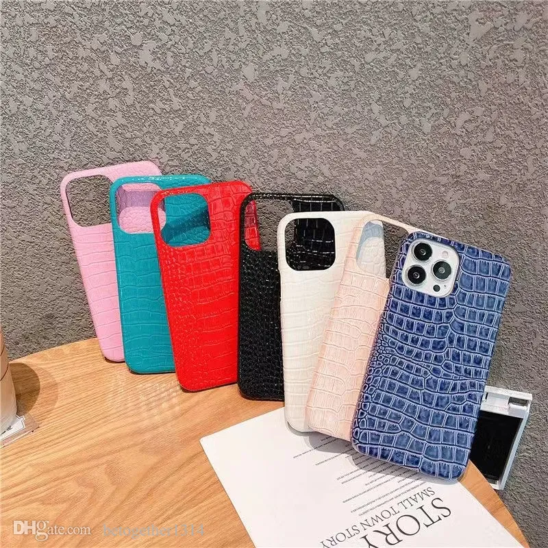 Fashion phone cases iPhone 12 Pro Max 11 11Pro 13Pro 13 Promax X XS XR XSMax 6 7 8 Plus luxury letter printing hardware bracelet phone protection