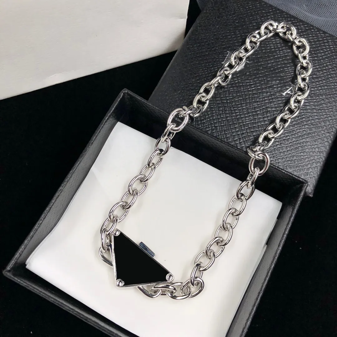 Luxurys Designer ketting Bracelet Classic Letters Exquisite Base Manship High-End Fashion Personality Trend Men's and Women's Gift Box