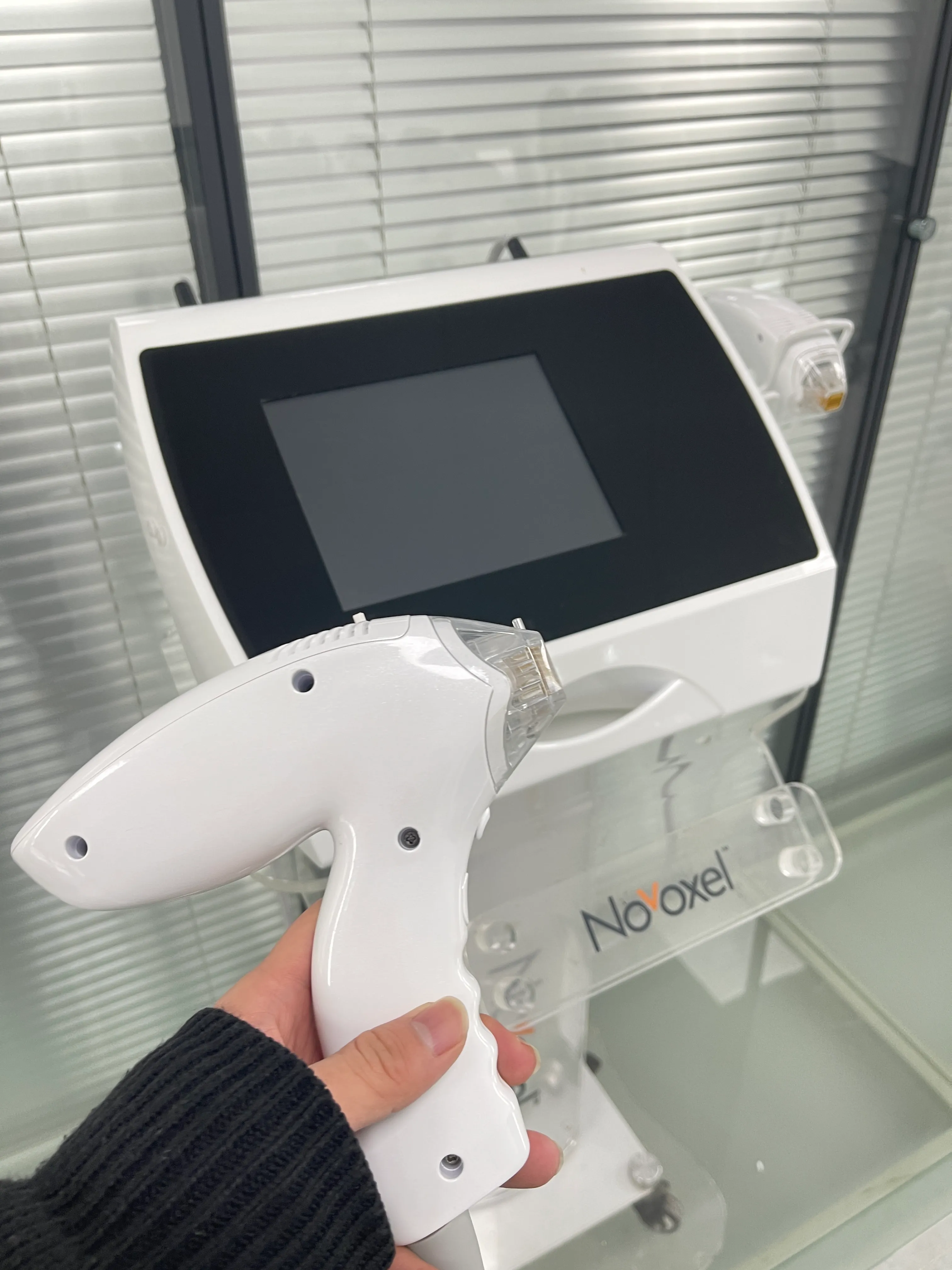 THERMAL Wrinkle Reduction Machine For Facial Lift, Stretch Mark, Acne ...