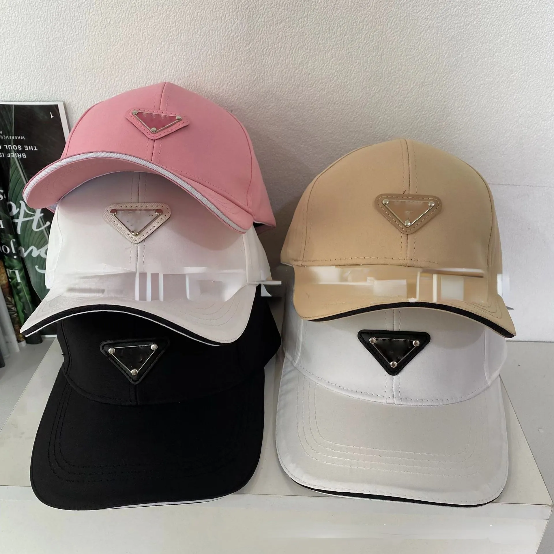 Diseñador Triángulo invertido Estándar Gorra de béisbol con corona dura Moda para hombres y mujeres Gorras con visera informales Viajes coreanos Protección solar para todo el partido Sombrero para el sol