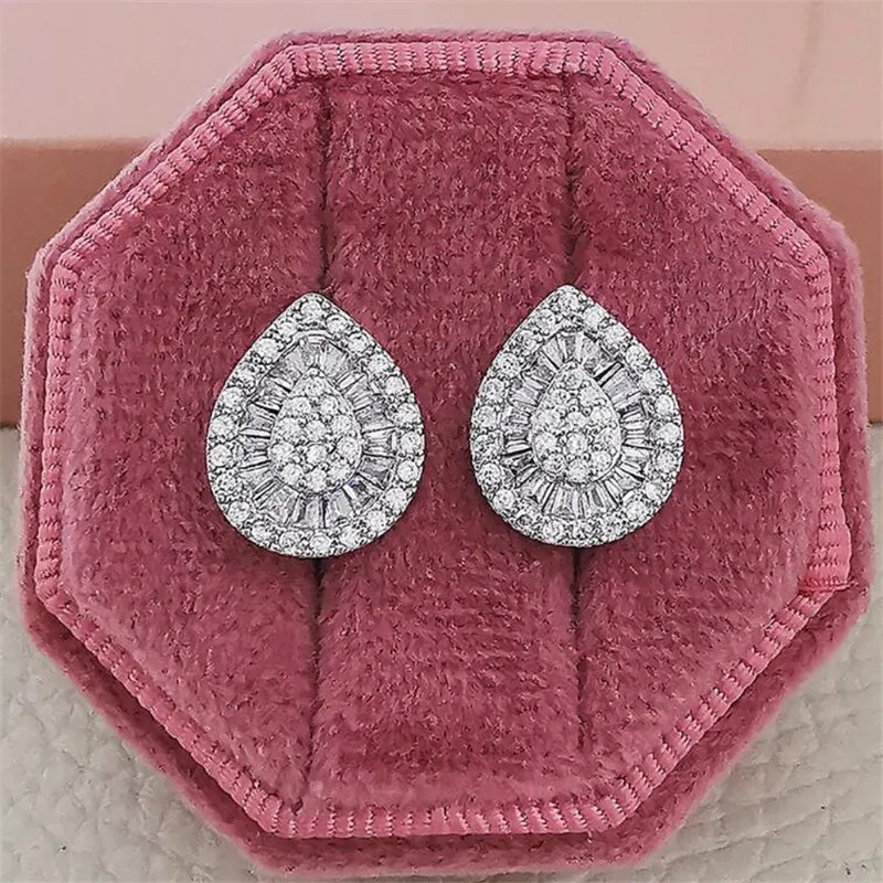 INS Top Sell Stud Earrings Luxury Jewelry 925 Sterling Silver Princess Cut 5A Cubic Zircon CZ Diamond Pave Sparkling Women 웨딩 워터 드롭 이어링 애호가 선물