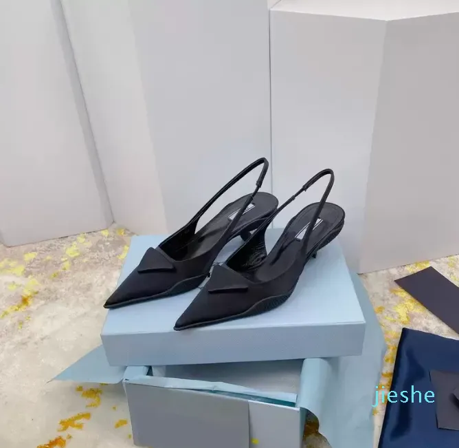 2022 Kleidungsschuhe gebürstete Lackleder-Slingback Pumps Sommer scheinbar gedruckter Flip Flip Flops Klassische Schuhe 35-40