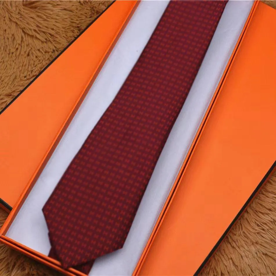 Brands Men's Tie Dress Business 100% Silk Ties Wedding Fashion Print Tie de presente Caixa de presente T90A