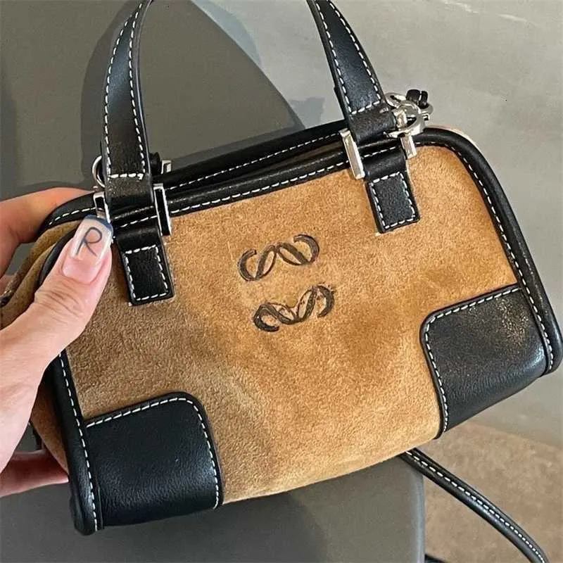 2023 Luxe avond handtassen ontwerpers tas portemonnee vintage middeleeuwse suede kussen mini cilinder woestijn dames dames kussens casual portemonnee