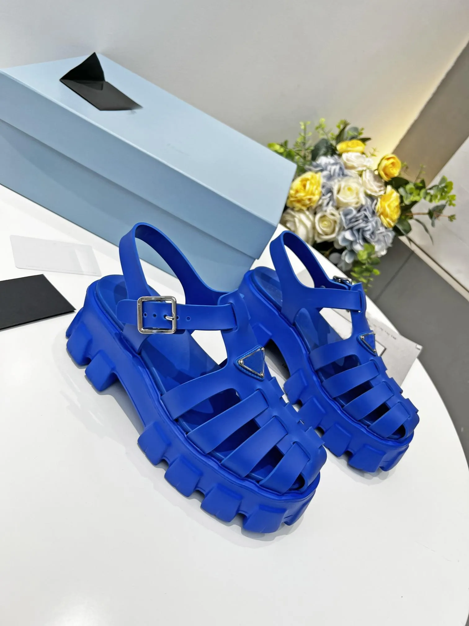 Sports Sandals Woman Trainers Casual Shoe Lady Shoes Designer Thick Bottom Metal Belt Buckle Fashion Leather Beach Letter Platform With Box Size 35-40
