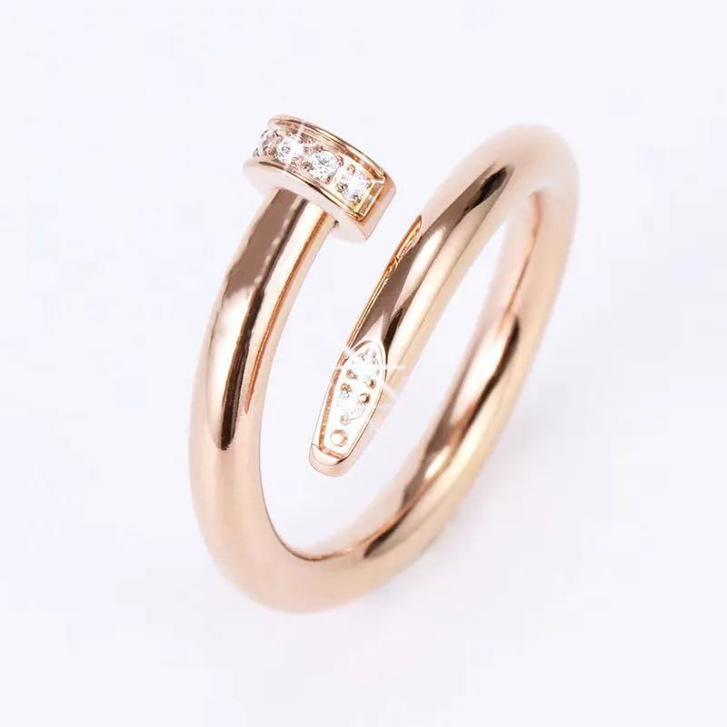 Bagues d'amour pour hommes et femmes Bague de créateur classique Anniversaire de mariage Cadeau Saint Valentin Bagues de fiançailles Mode Bijoux de luxe