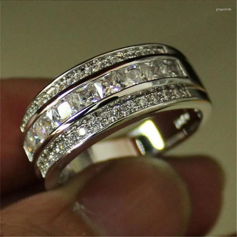 Bagues de groupe pour hommes de luxe en or blanc 10K taille princesse grenat cristal pierres précieuses bague de mariage pour hommes femmes bijoux