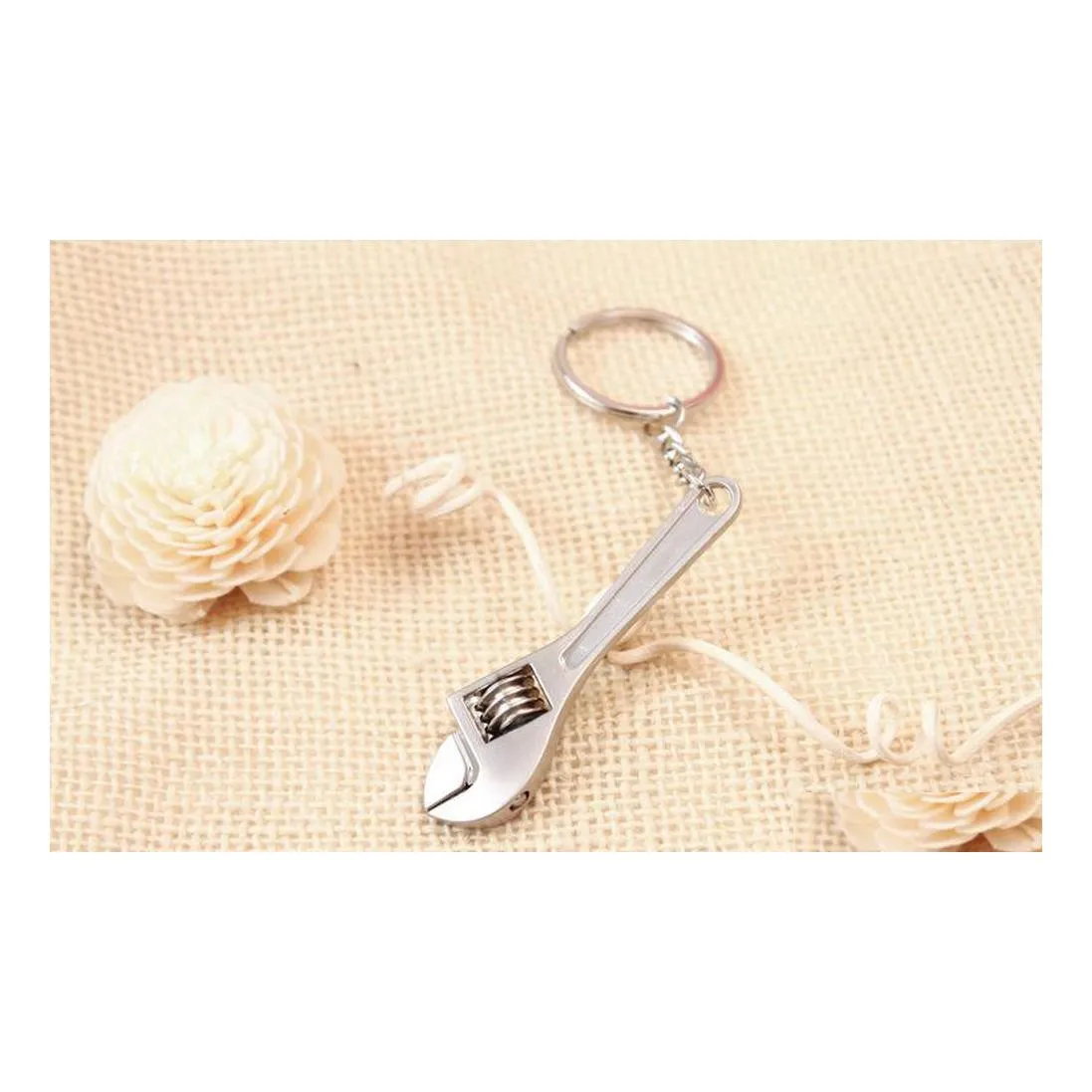 Party Favor Wholesale Creative The Mobile Simation Metal Small Wrench Keychains Pendant Chaveiro Keyring Gifts For Fathers Day Drop Otyin