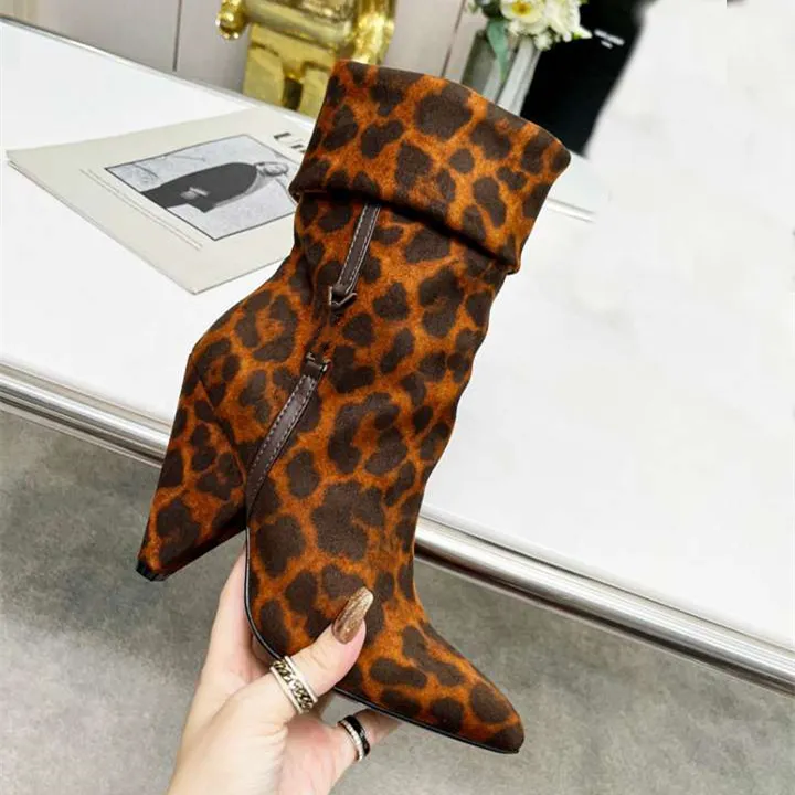 2022 Luxe design Yslity Boots Elegant ASND Perfect Cool Girl in de herfst Winter Alphabet Anti -Wrinkle Fashion Leisure Boots DDV