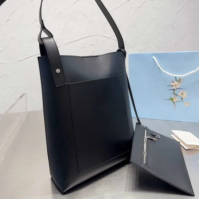 Fashion Bag Women handbags 2023 New Bucket Leather Fanny Pack luxury Sport Bags Large Capacity Letter Handheld armpit Bag