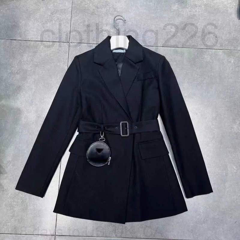 Top Women's suit coat early spring designer jackets fashion matching inverted triangle letter top medium and long suits Nylon jacket Size