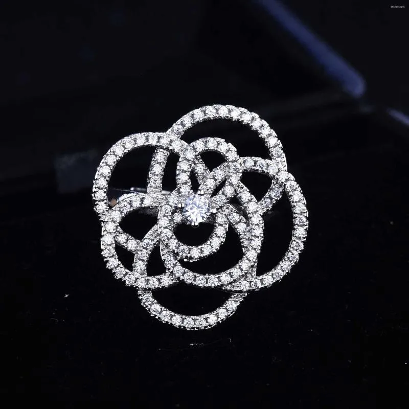 Cluster Rings Camellia Ring 925 Stamp Luxury Micro Inlay Zircon Flower Hollow Opening Female Party Wedding Jewelry Gift
