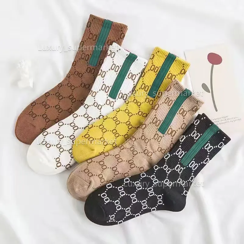 Designer Hommes Femmes Chaussettes Cinq Paires Luxe Sports Hiver Maille Lettre Imprimé Chaussette Broderie Coton Homme Avec Boîte AAAAA3