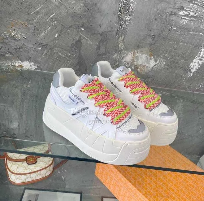 Thick Soled Nude Sneakers Casual Shoes Wolf Low Top Tennis