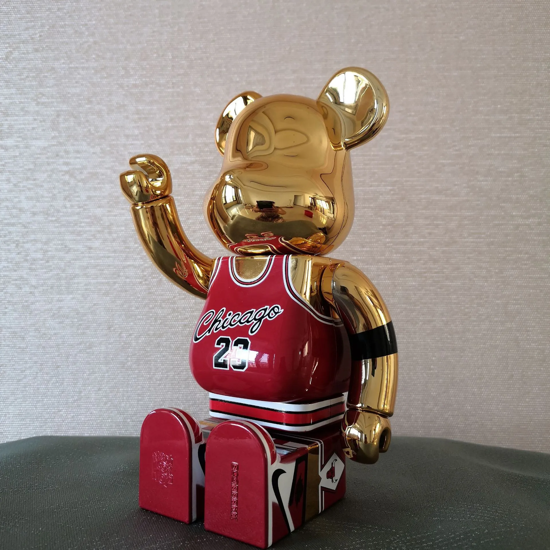 새로운 400% Bearbrick 액션 장난감 인물 Bearbricks Basketball Star USA #23 PVC 재료 플라스틱 테디 베어 만화 애니메이션 28cm 선물 인형 Medicom Toys