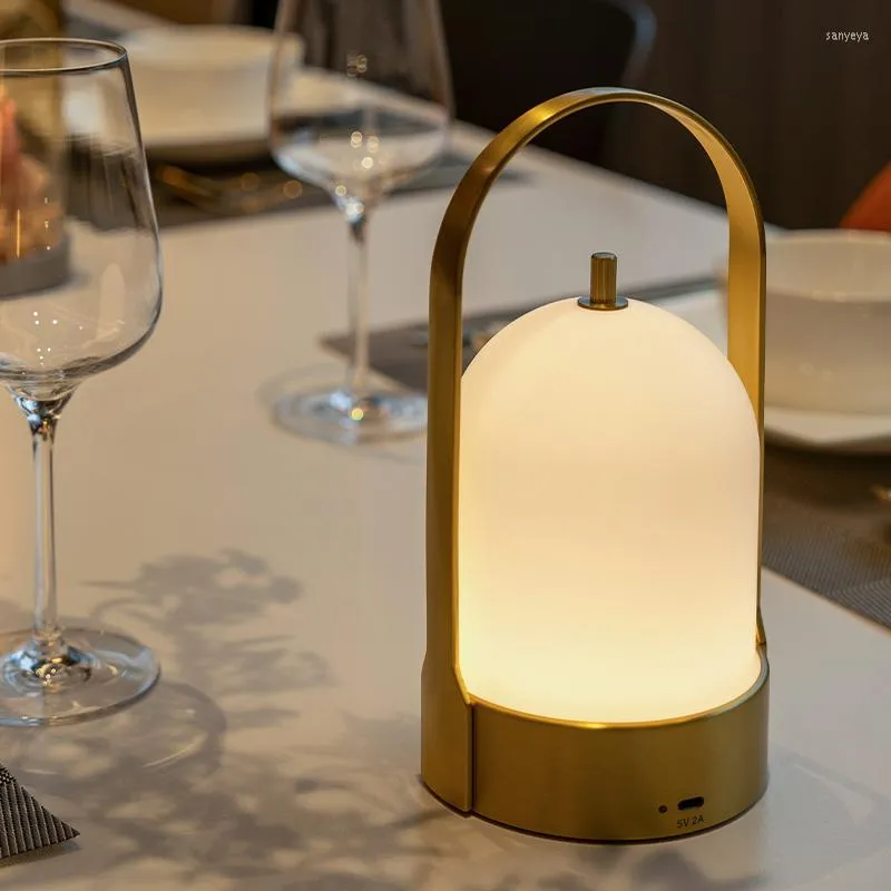 Ljushållare vintage lyx mässing trådlös 4000mAh uppladdningsbar lykta inomhus utomhusbord ljus modern bärbar lamp