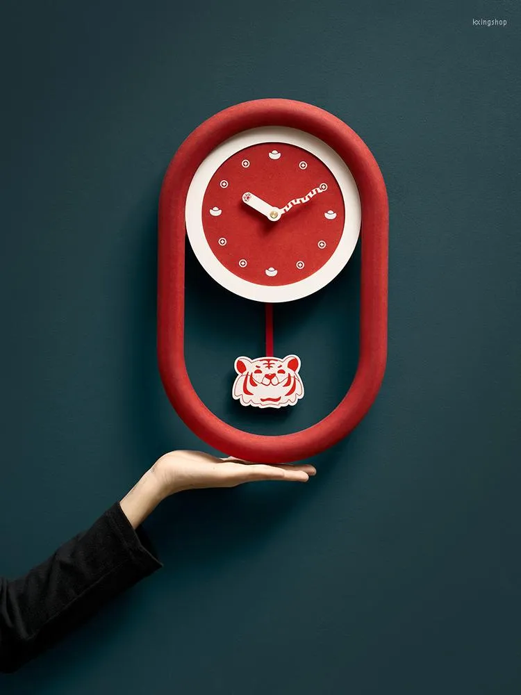 Wanduhren 2022 Tiger Jahr Uhr Uhr Wohnzimmer Persönlichkeit Kreative Netz Rot Hintergrund Dekoration Kunst Zuhause