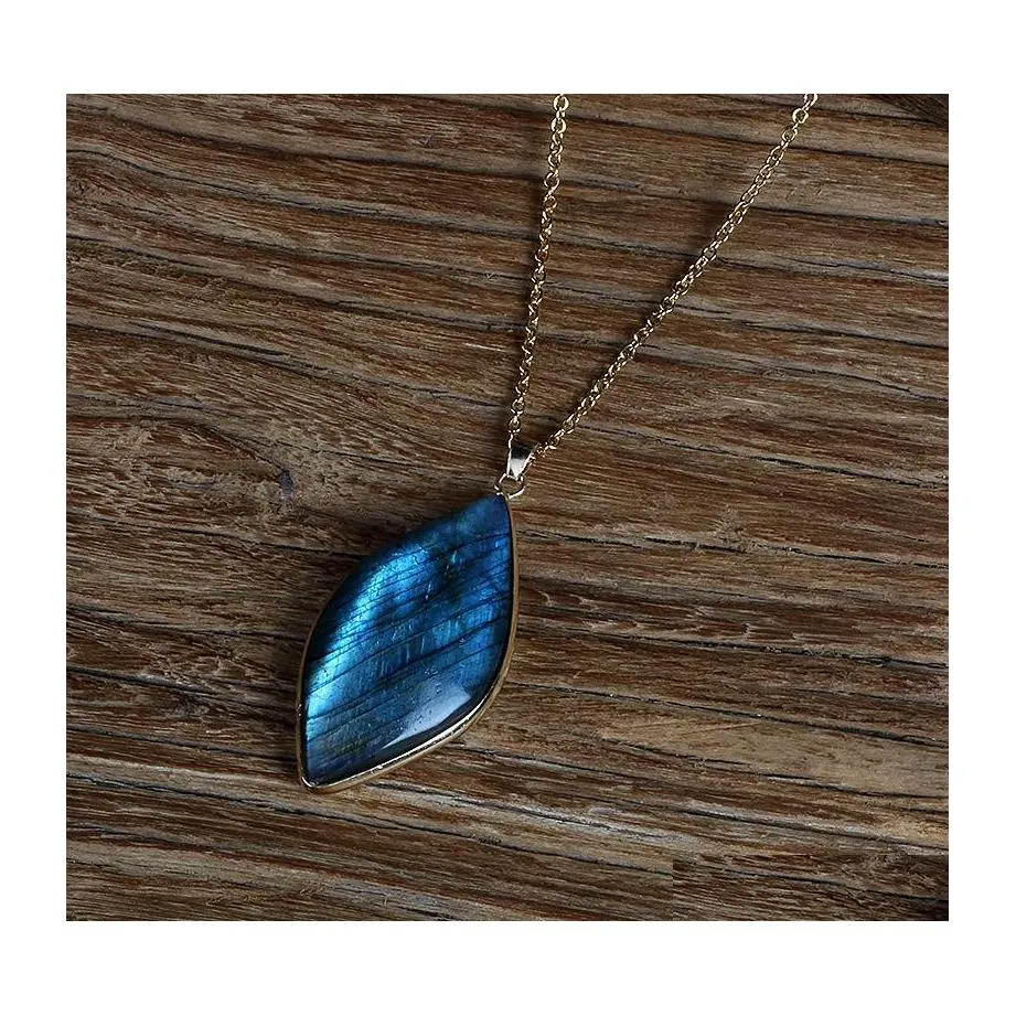 Pendentif Colliers Énergie Naturelle Labradorite Cristal Gem Feuille Minérale Forme Guérison Méditation Accessoires De Mode Giftpendent Drop Dhwcu