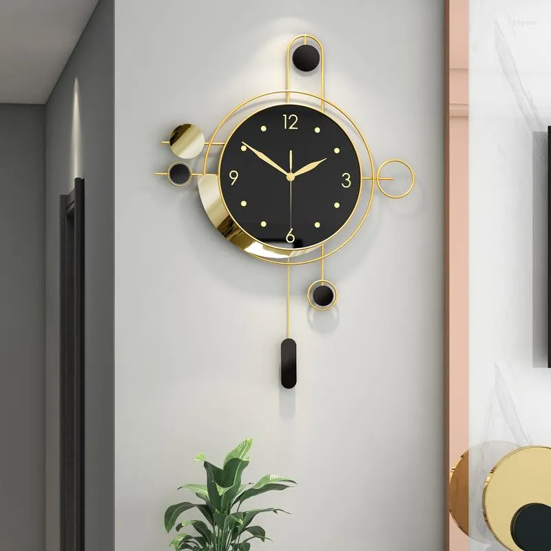 壁時計北欧の光の高級時計リビングルームホームハンギングファッションクリエイティブな雰囲気現代装飾ミュート
