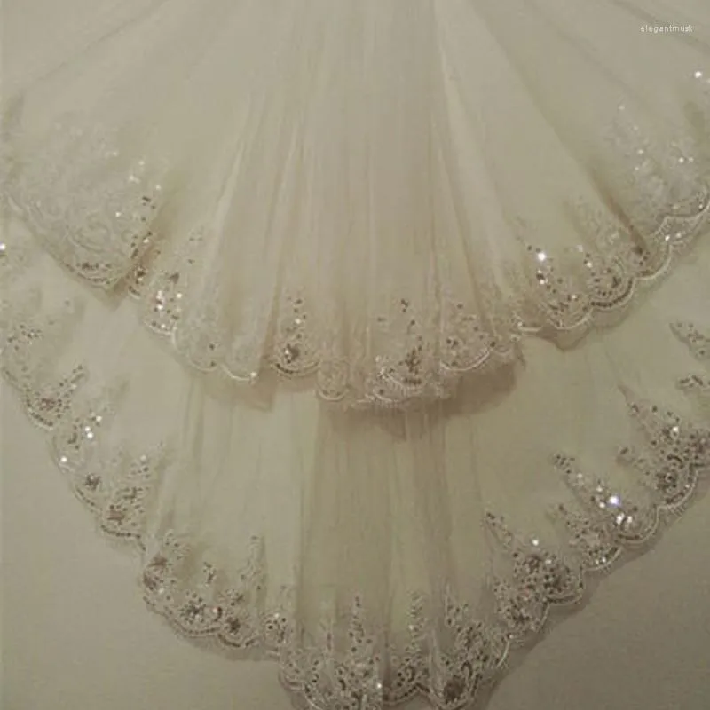 Voiles de mariée court dentelle appliques élégant tulle deux couches mariage voile long avec peigne