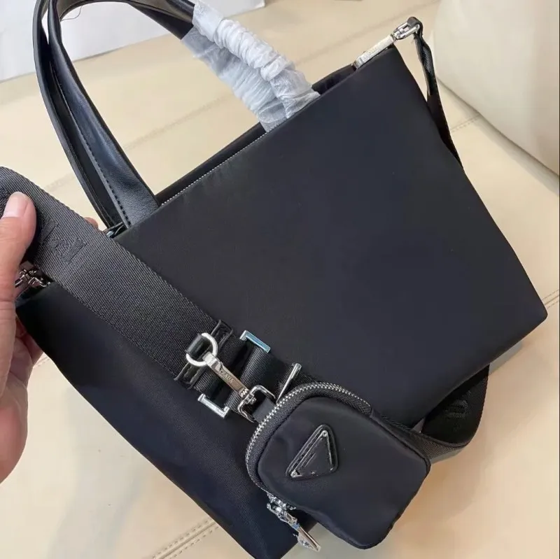 Luxurys Tasarımcı çanta Üçgen etiket Omuz Çantaları Naylon kumaş Crossbody çanta Ziyafet Alışveriş Düğün Eğlence İş Paketi 2023 HOT TOTE