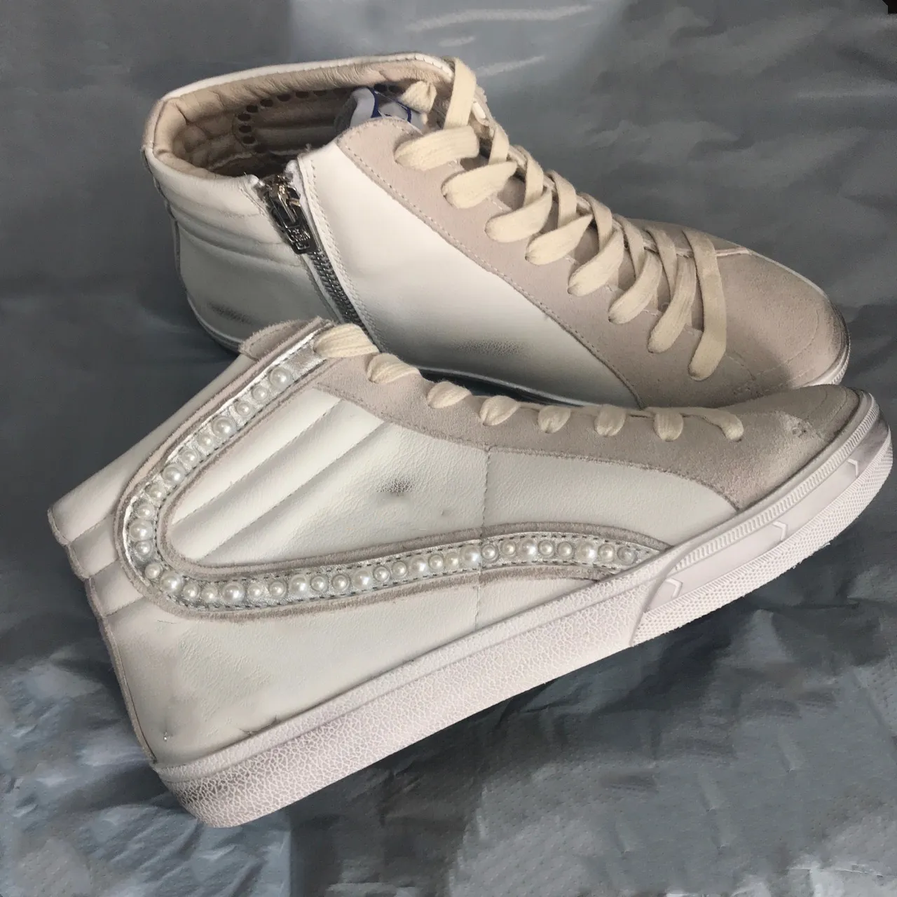 Artisan Italian Sneakers: Distressed Leather High Tops & Low  display picture 2
