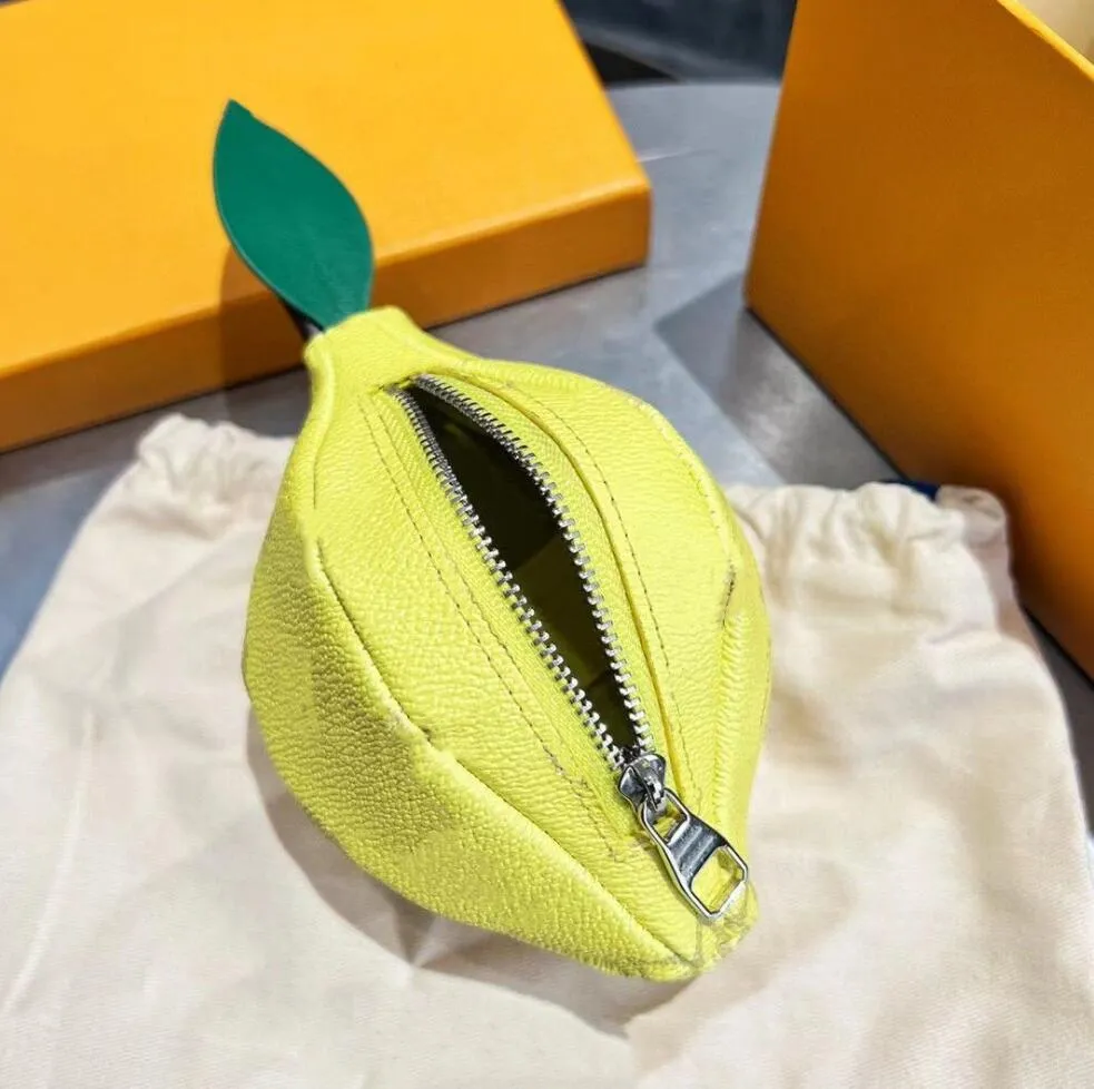 Ny stil Fashion Lemon Pendant Coin Purses Unisex Designer Tillbehör Nyckelkedja Change Purse Classic Printing Leather Handbag CA289R