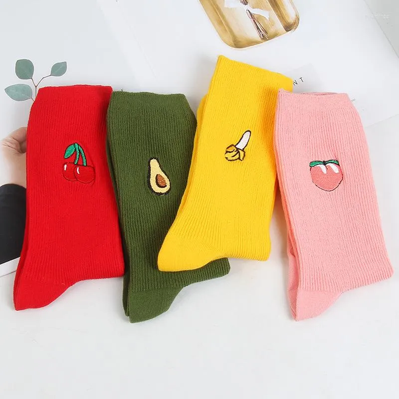 Chaussettes pour hommes, imprimé de fruits de dessin animé mignon, avocat banane cerise pêche filles Kawaii Meias coréen Harajuku broderie tas drôle