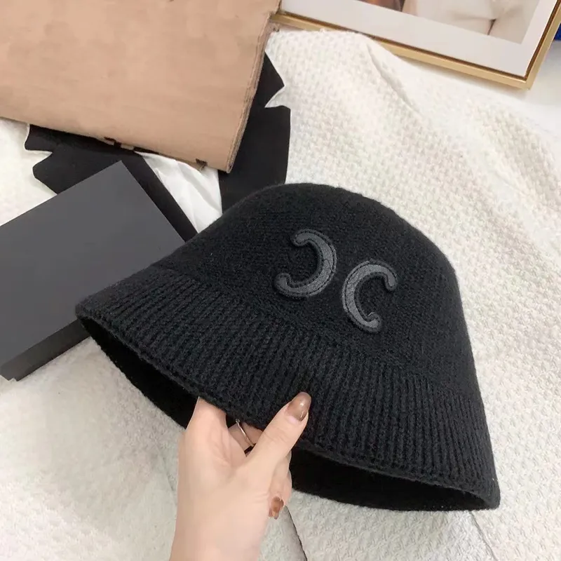 디자이너 여자 양동이 모자 망 가을 겨울 니트 어부 모자 패션 다목적 모자 더블 편지 스타일 모자 보닛 2212232QS