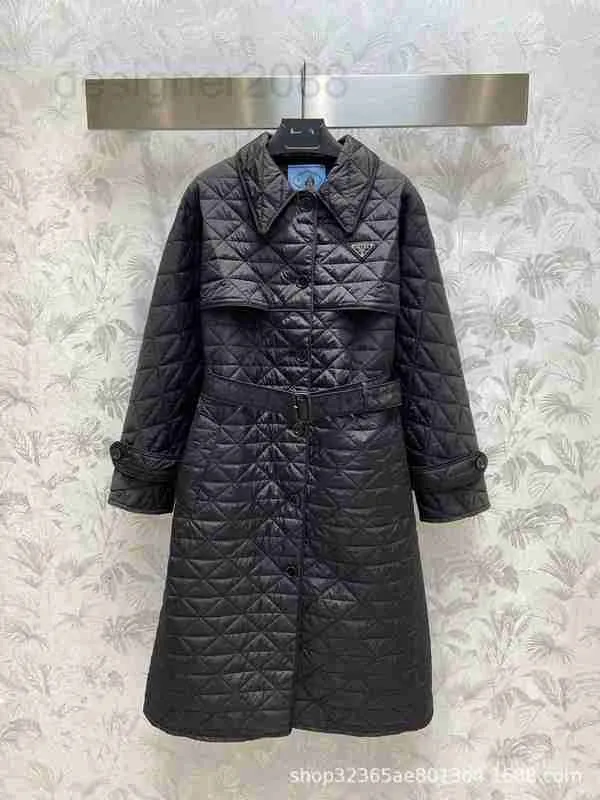 Damen-Trenchcoats, Designer-Trenchcoat aus Baumwolle mit Diamant-Karomuster, Dreieck-Logo, Revers, klassische Atmosphäre, modische Wärme, L13R