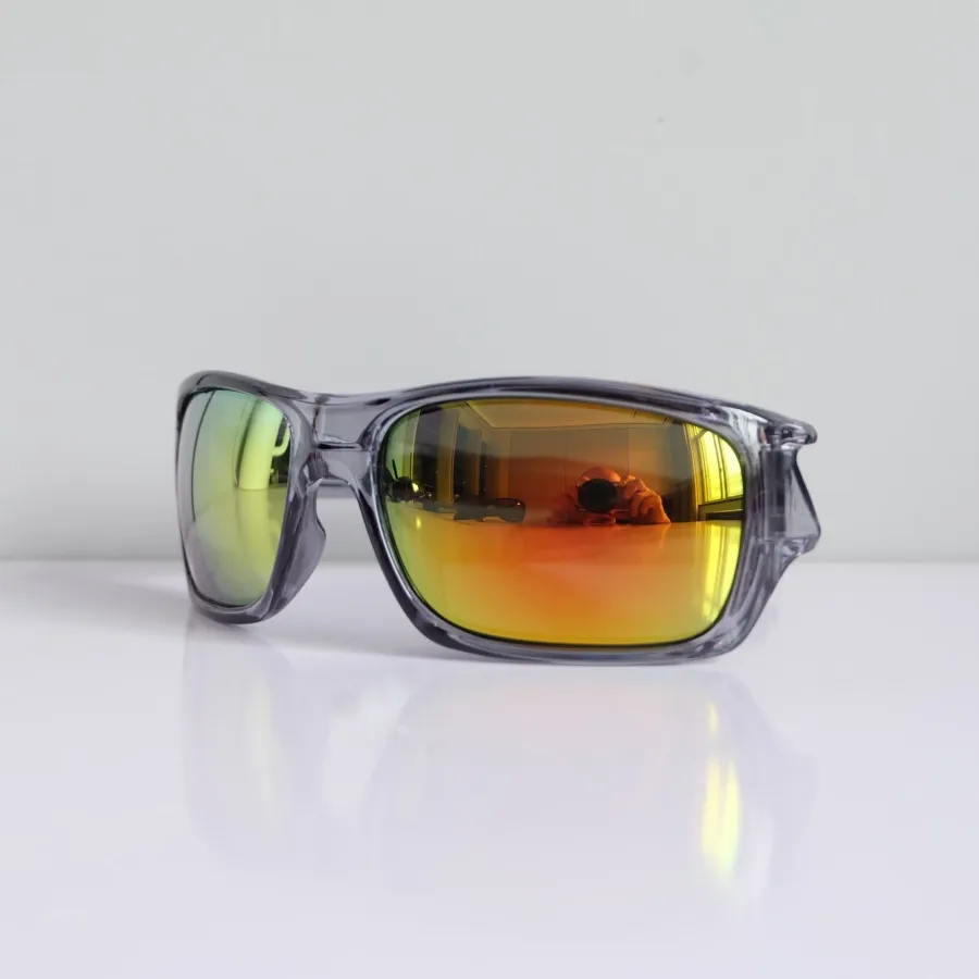 Vrouwen Mannen Sport Zonnebril UV400 Fietsbril Unisex Designer 8 Kleuren PC Full Frame Shield Brillen