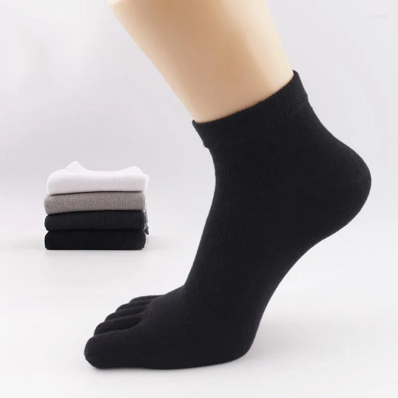 Chaussettes en coton pour hommes, Tube court à cinq doigts, respirantes, couleur unie, bout décontracté, été automne, vente en gros, MKB023