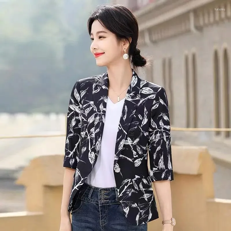 Kvinnors kostymer 2022 Summer Blazer Suit Women Korean Slim Short 3/4 Sleeve Single Button Lady Office Small Jacket Tops Oute