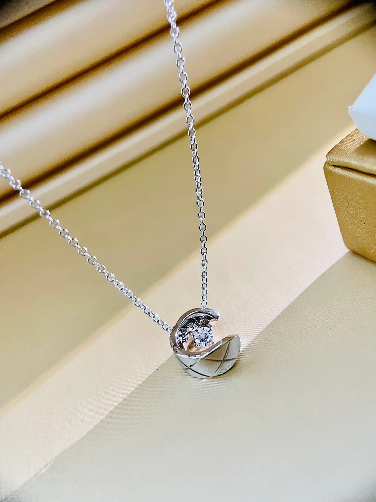 「買いだと思う」18kゴールドクリスタルチェーンネックレス 買いだと思う」18kゴールドクリスタルチェーンネックレス