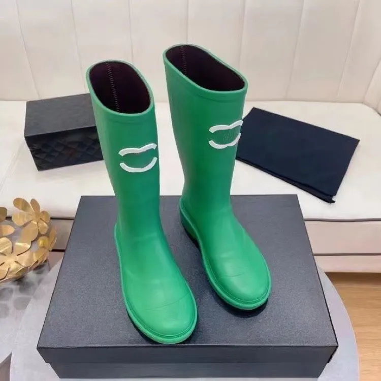 Top Chanells Boots Brand Designer Square Toe Femme Bottes de pluie Talons épais épais