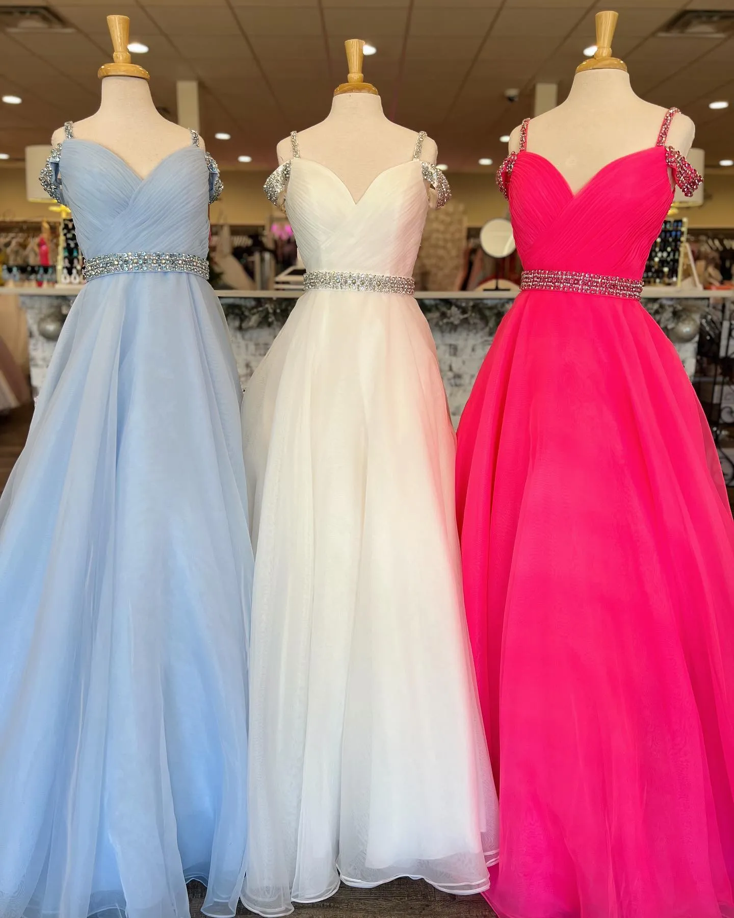 Preteen Teen Girls Pageant Dress 2023 Ballgown Détaillée AB Stones Juliet Sleeves Little Kid Formal Party Birthday Wedding Guest Gown Orchid Ice-Blue Fuchsia Organza